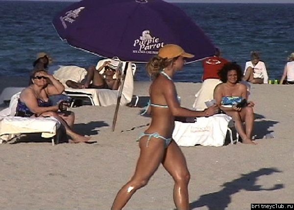 Бритни на пляже в Майями0004[1]~0.jpg(Бритни Спирс, Britney Spears)